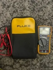 Fluke 117 digital multimeter image 2