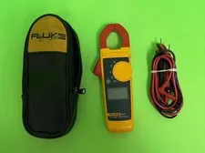 Fluke 323 clamp meter image 2